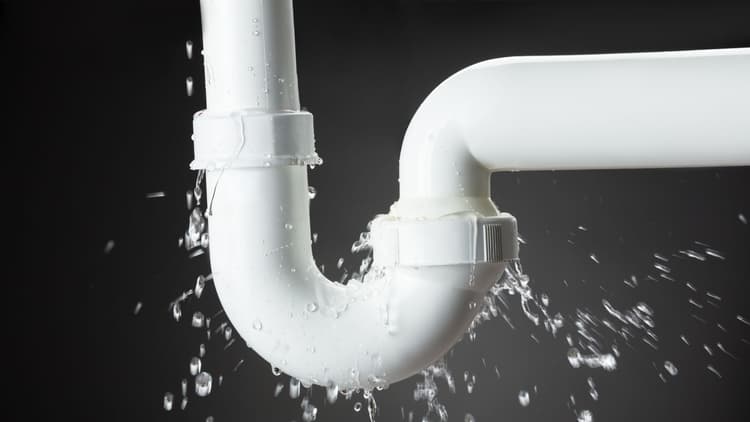 Problemas com Cano Furado na Residência: Como Identificar e Resolver