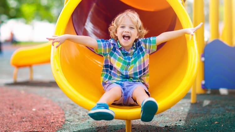 Como construir um cantinho de recreação para o seu filho