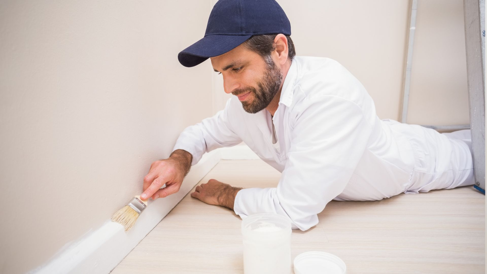 Como Pintar Rodapé: Guia Completo para um Acabamento Perfeito